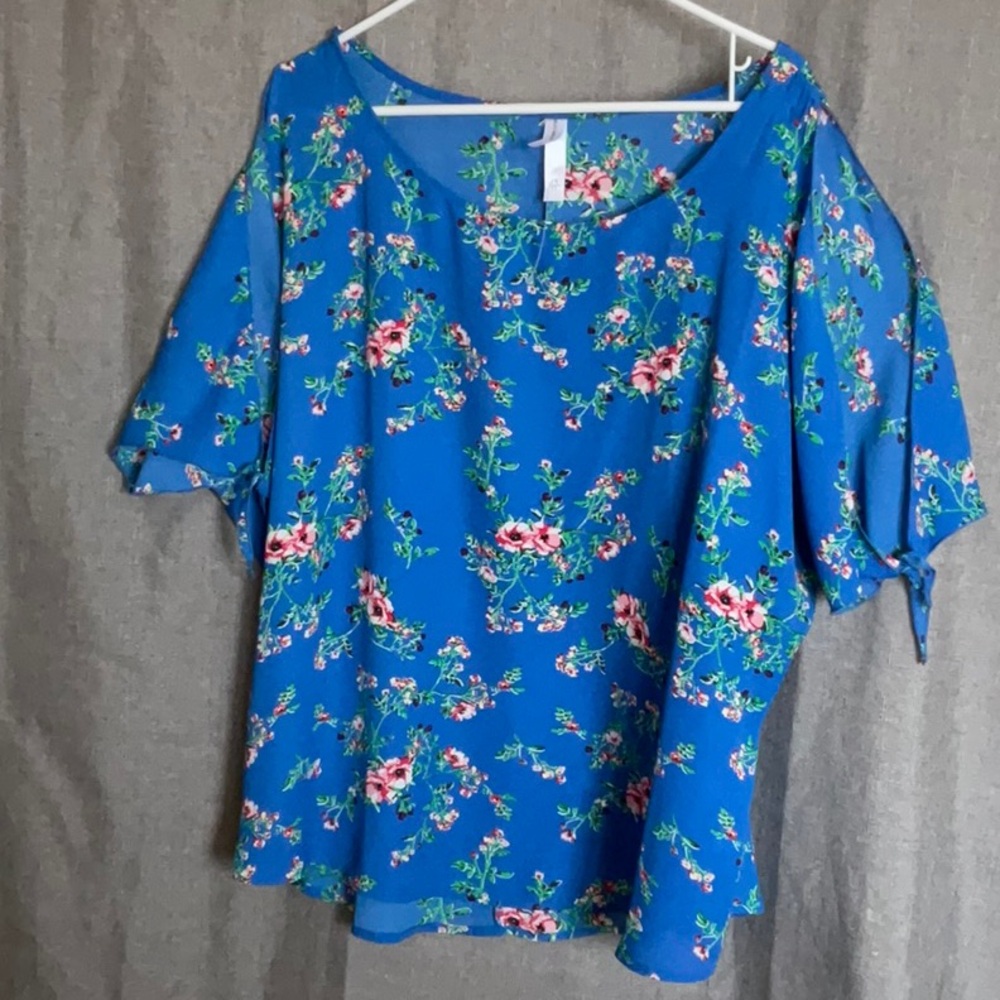 Warehouse one  blue floral ladies top